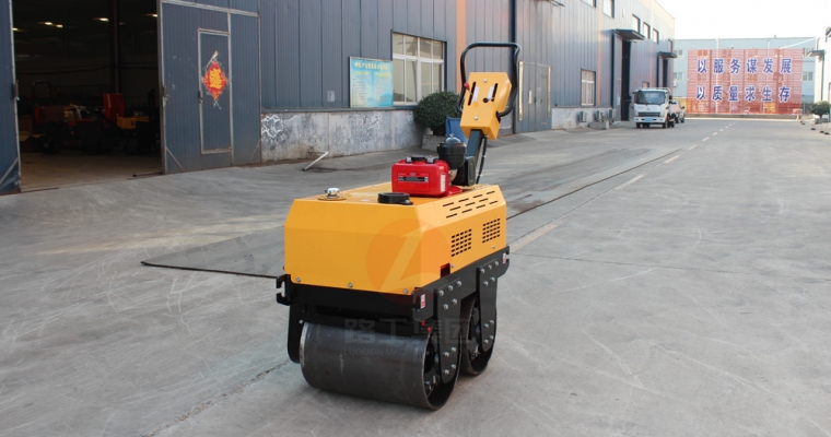小型压路机有何用途？